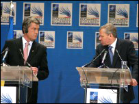Yushchenko and Scheffer at NATO summit in Bucharest