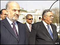O líder xiita Ibrahim Jaafari e o líder curdo Jalal Talabani