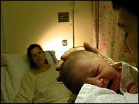 بچے دلکش چہروں کی جانب زیادہ متوجہ ہوتے ہیں