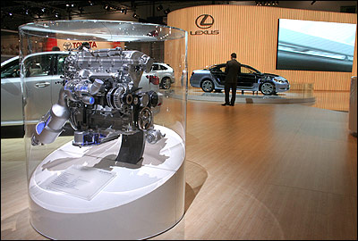 عکس از زوبین ناوی