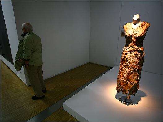 艺术馆内展出了1905年以来的现代和当代艺术品。