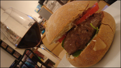 Pão de hambúrguer com crosta dura - Foto: Pablo Uchoa