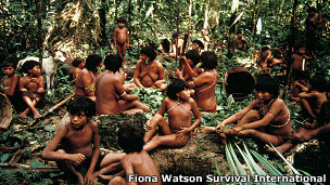 Índios ianomâmi na Amazônia brasileira