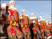 Carnaval na cidade belga de Binche (foto: Márcia Bizzotto)