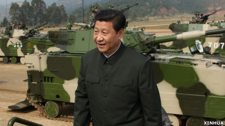 习近平视察广州军区某部队（资料照片，10/12/2012）