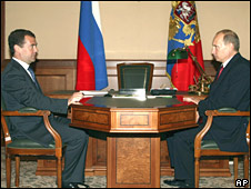Tổng thống Dmitry Medvedev (trái) và Thủ tướng Vladimir Putin tại khu nghỉ Sochi ngày 26/8/2008