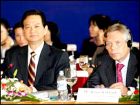 Ông Nguyễn Tấn Dũng tại hội nghị (ảnh: VNN)