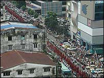 Monges budistas protestam em Mianmar