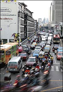 Trânsito em Bangcoc, na Tailândia