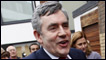 Gordon Brown fazendo campanha em Londres (Foto Andrew Winning - WPA/Getty Images)