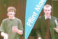 Joshua Bowen a Tom Lees