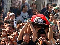 Palestinos enterram dois militantes em Gaza