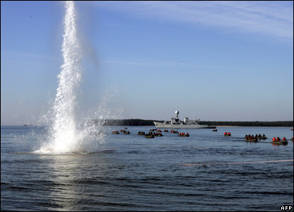 Tham gia diễn tập Erna, Tallinn.