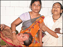 Feridos em explosões na Índia (foto: Bapi Roy Choudhury)