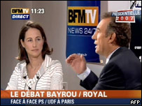 Imagem de TV de debate entre Royal e Bayrou