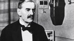 Nevile Chamberlain yn cyhoeddi'r rhyfel