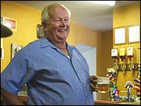 O suposto herdeiro, Michael Abney-Hastings (foto Matthew Vasilesco)