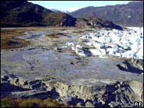 A paisagem do lago Témpanos mudou em maio