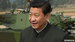 习近平在广州军区某训练场视察(新华社图片10/12/2012)