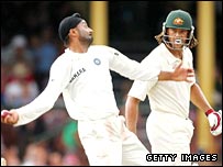 ہربھجن اور سائمنڈز