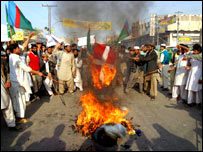 पैगंबर मोहम्मद के कार्टूनों पर तीखी प्रतिक्रिया