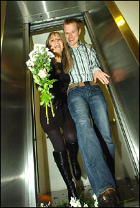 故事主人公伊丽莎白和鲍林