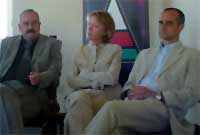 Cadeirydd y pwyllgor gwaith, Derek Evans, cadeirydd cyngor yr Urdd, Rhiannon Lewis, a chadeirydd bwrdd yr Eisteddfod a Gwyl, Tudur Dylan Jones