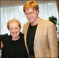 Robert Redford a Madeleine Albrightová na festivalu; http://www.kviff.com/?m=3