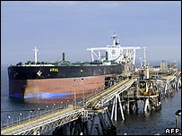 Tàu chở dầu rời Basra, Iraq