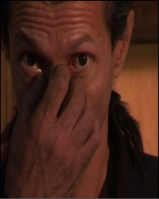 اکبر فضلی در نمایی از فیلم "تهران-بالاتر از موزه معاصر" ساخته ابراهیم اصغری