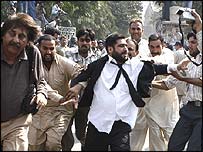 وکلاء کی گرفتاریاں