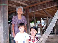 Gia đình người Việt tại Claroy AmPil