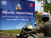 Cổng vào khu tổ chức hội nghị