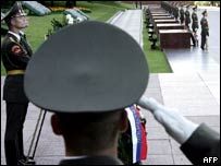 Ruský voják při vojenské přehlídce