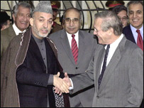 ڈونلڈ رمزفیلڈ اور حامد کرزئی