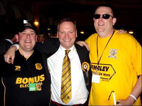 Three me celebrating 470