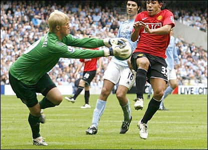 卡斯帕•舒梅切尔扑出多个险球