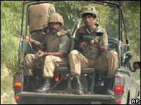 Kuzey Veziristan'da Pakistan askerleri