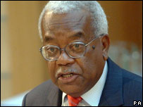 特雷弗·马克唐纳爵士