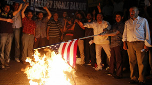 حرق العلم الأمريكي 