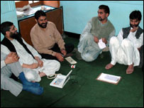 जेकेएलएफ़ के नेताओं ने भी निमंत्रण स्वीकार कर लिया है