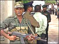 سیاسی بحران قیامِ امن کے لئے خطرہ ہے