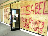 Populacao se prepara para chegada de furacão Isabel