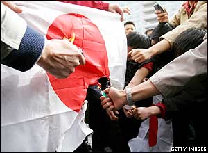 Pálení japonské vlajky