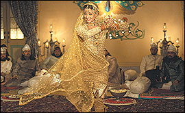 Aishwarya Rai performs kathak dance in Umrao Jaan