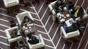 公款吃喝只是社会习惯性吃喝的冰山一角。