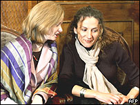 دو تن از گروگان های آزاد شده 