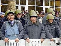 Oş'da göstericiler