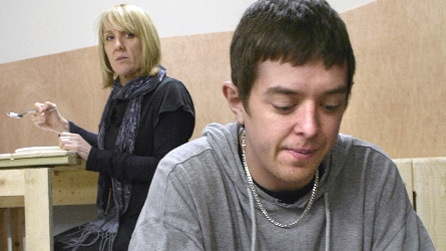 Carys gwilym a Sion Trystan yn ymarfer