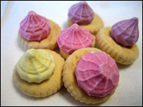 使用鲜艳色素的饼干